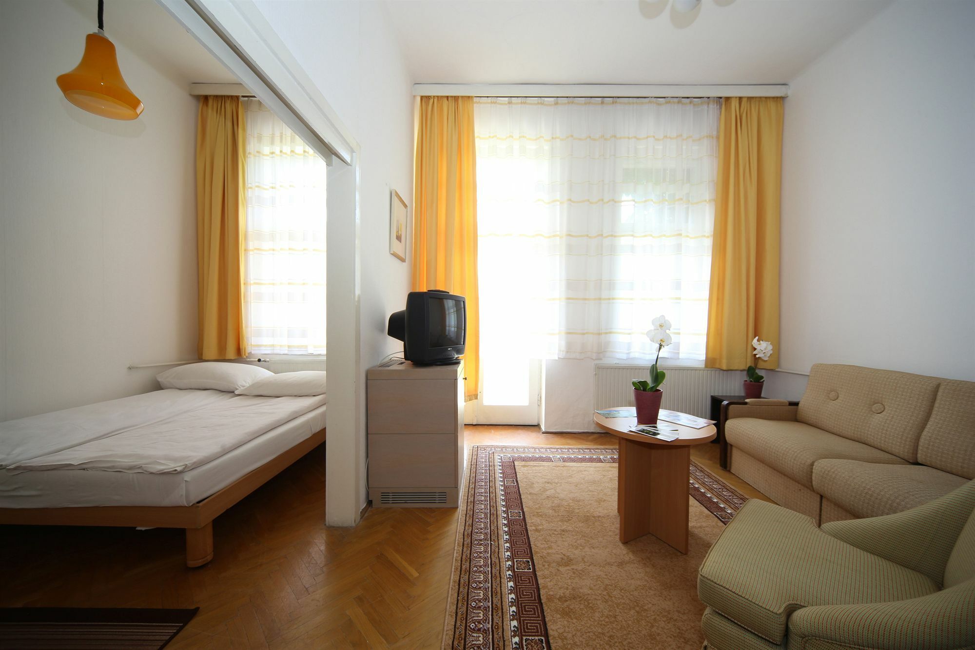 Club Aliga Retro Resort Balatonvilágos Екстериор снимка